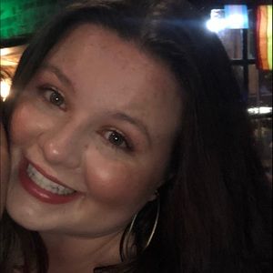 Meet your Posher, Alexandra